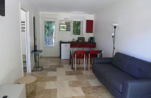 Saint-Pardon-de-Conques Cottage | 5 Gîtes 2/4 pers. + 3 ch. 26 pers.au total with swimming pool on 5000 m² grounds