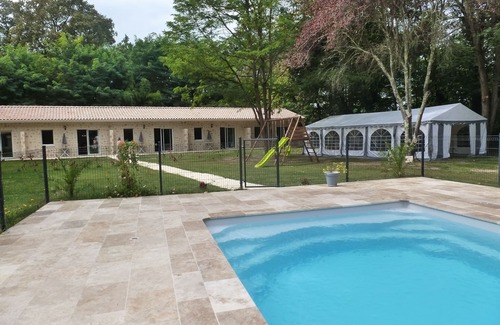 Saint-Pardon-de-Conques Cottage | 5 Gîtes 2/4 pers. + 3 ch. 26 pers.au total with swimming pool on 5000 m² grounds