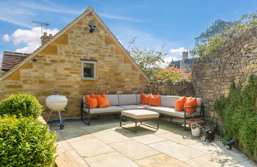 Blockley Cottage | 5* Gorgeous Stone Cottage in an Idyllic Picture Postcard Village. Parking/Garden
