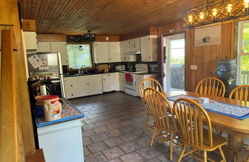 Portsmouth House | 5⭐️Hop on a Ferry to Seaclusion in Prudence Island