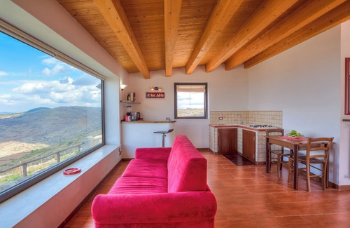 Ragusa House | 5 independent apartments with swimming pool and panoramic views 5 minutes from the center