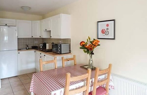Dundrum Cottage | 5 KILNAMANAGH MANOR, pet friendly in Dundrum, County Tipperary