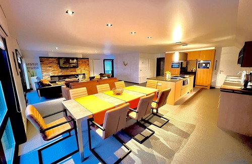 Veldegem House | 5* Loft for 16 with wellness near Bruges