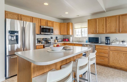 Sterling Hills House | 5 Mi to Cherry Creek State Park: Cozy Family Home!