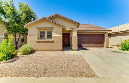 Gilbert House | 5 Mi to Dtwn Modern Gilbert Getaway with Yard!