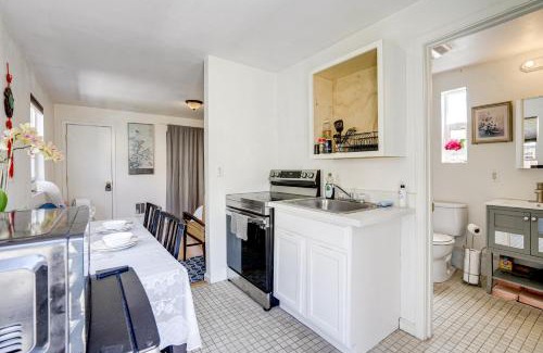 Dimond House | 5 Mi to Dtwn Oakland Studio with Shared Patio