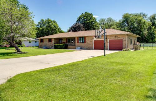 Grand Island Apartment | 5 Mi to Fonner Park Family Escape in Grand Island