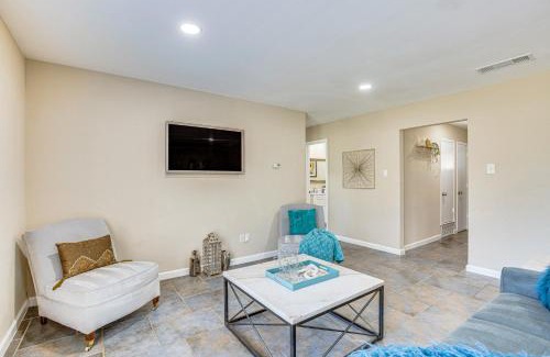 Haltom City House | 5 Mi to Fort Worth Stockyards Home with Yard!