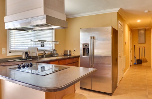 Fruitland Park Apartment | 5 Mi to Lake Sumter Landing: Bright Home w/Patio