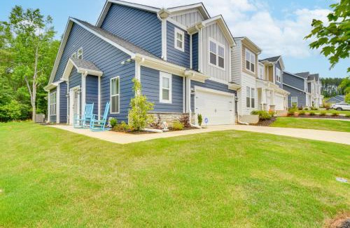 Central House | 5 Mi to Memorial Stadium and Beach Modern Townhome