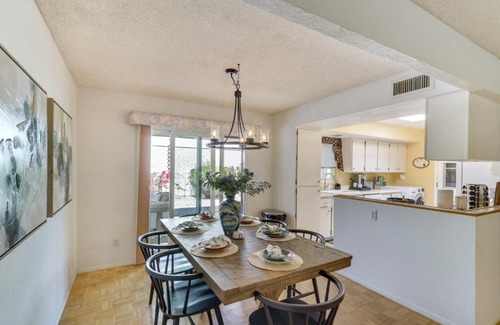 Sun Lakes House | 5 Mi to Ocotillo Golf Course Chic Sun Lakes Home!