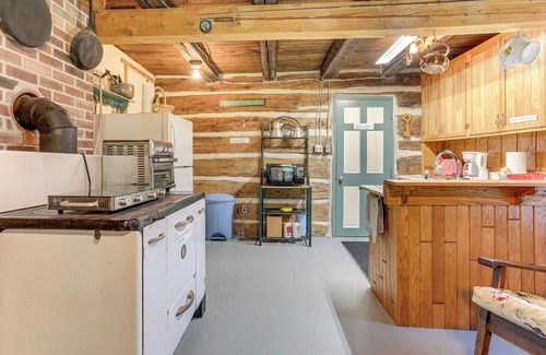 Penfield Cabin | 5 Mi to State Parks: Penfield Cabin w/Fire Pit!