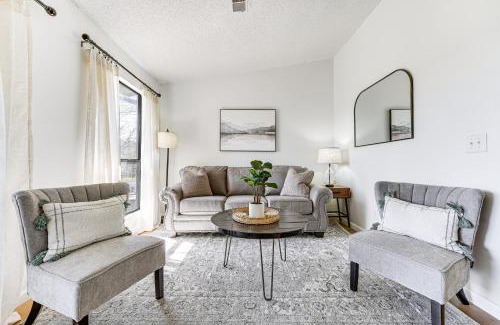 Table Rock Apartment | 5 Mi to Strip! Pointe Royale Condo with Indoor Pool