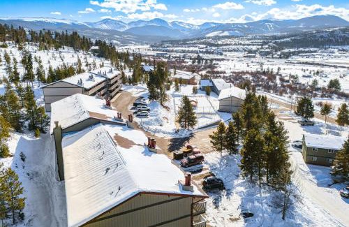 Fraser Apartment | 5 Mi to Winter Park Resort Unit with Pool and Hot Tub