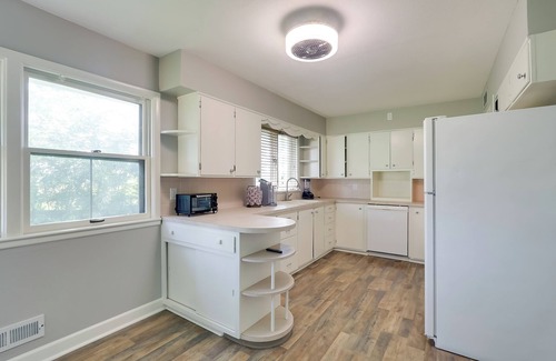 Wichita House | 5 Mi to Zoo: Family Retreat in Wichita!