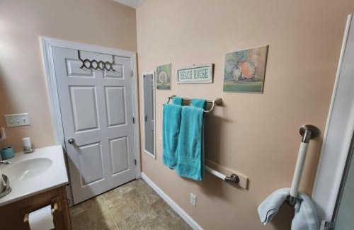 Peletier Apartment | 5 Miles to the Ocean