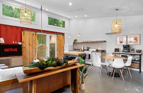 Woodfin House | 5 min 2 Downtown Asheville w/Hot Tub & King Bed!