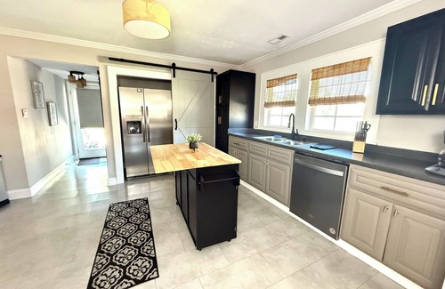 Knoxville House | 5 min downtown/Long Term Avail/3Bed2Bath