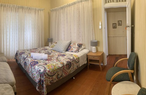 Cairns North Apartment | 5 min from the beach! Close to Cairns Central