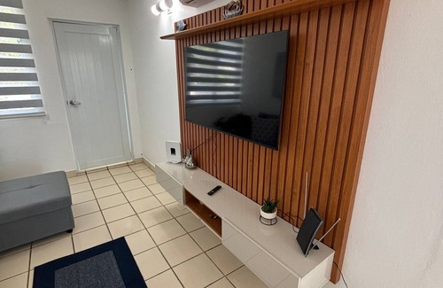 Levittown Apartment | 5 min from the beach, cozy apartment with terrace!