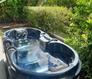Trois-Rivieres Apartment | 5 min plage T2 avec Jacuzzi pour Retraités ou Jeune couple