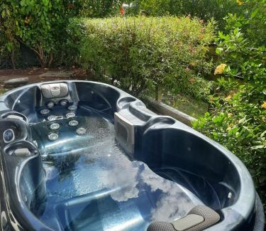 Trois-Rivieres Apartment | 5 min plage T2 avec Jacuzzi pour Retraités ou Jeune couple