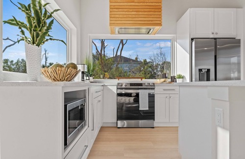 Marineland Acres House | 5 Min to Beach - 3BR | Games-Pet Friendly