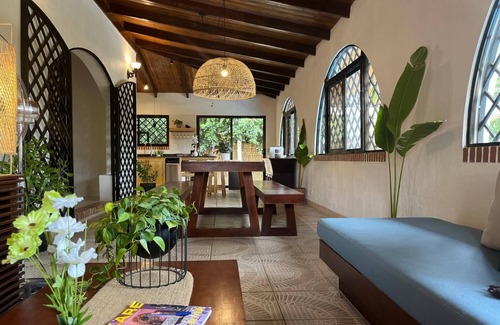 Coco Villa | 5 min to Beach ~ Private Pool ~ European style!