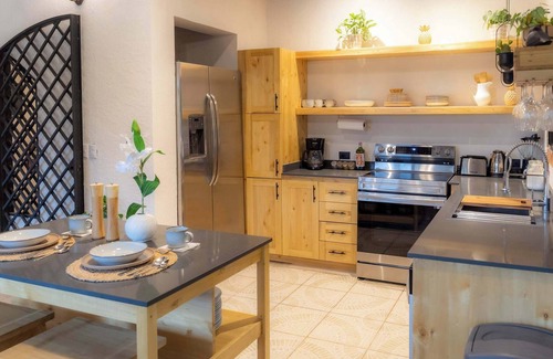 Coco Villa | 5 min to Beach ~ Private Pool ~ European style!
