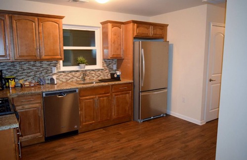 Elizabeth Apartment | 5 min to the Newark Airport and Jersey Garden Mall