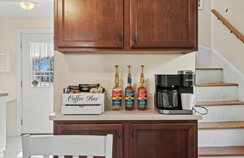 Ocean Park House | 5 Min Walk to Beach, Huge Deck, Ocean View, Beach Gear - Perfect Family Escape!