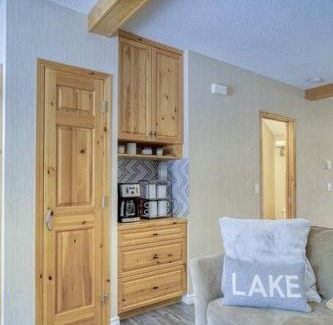 Harvie Heights Apartment | 5 Mins to Banff - Cozy Townhome 2BR&2BATH - Banff Pass Included
