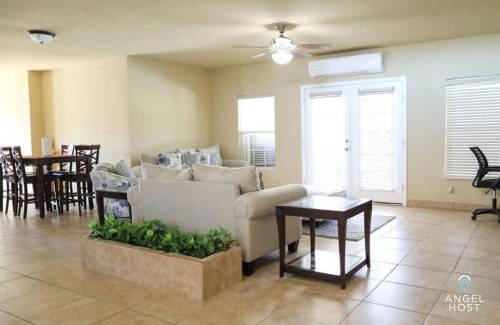 Leeward Settlement House | 5 mins to Beach Pool BBQ Dedicated Workspace