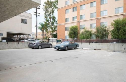 Alhambra Apartment | 5 Mins to DT Alhambra - Homey 2BR Apt 4A
