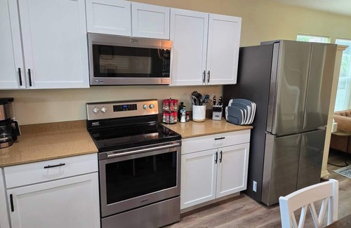 Somerville Cottage | 5 mins to Lake Somerville | Sleeps 7 | Fire Pit