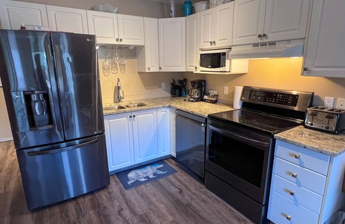 East Kootenay Condo | 5 Mins to the Resort & Fernie. On the Elk River