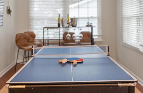 South Bend House | 5 Mins to UND - Cozy 4BD with BBQ & Pool Table