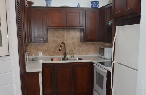 Estate Enighed House | 5 minute walk into town/Generator/Fully Air-conditioned