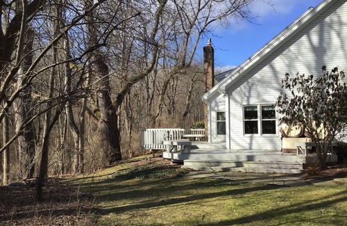 Pittsford House | 5 Minute walk to the Erie Canal with a perfect location to view the eclipse.