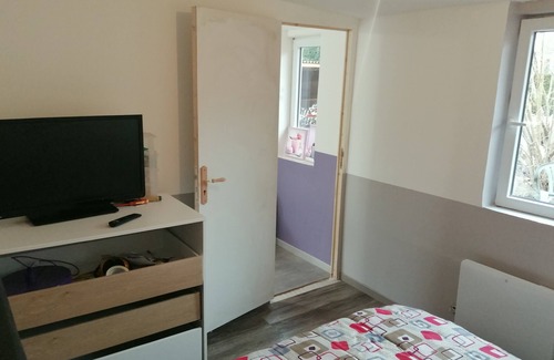 Bornel Cabin | 5 minutes from Chambly, small house at the bottom of the garden