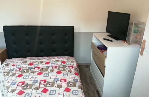 Bornel Cabin | 5 minutes from Chambly, small house at the bottom of the garden