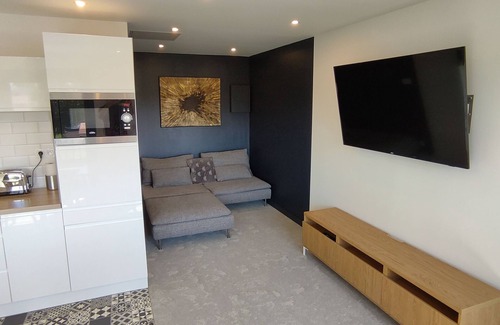 Charmeil Apartment | 5 minutes from downtown! Apartment with gym