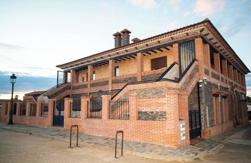 Miranda de Azan Cottage | 5 minutes from Salamanca and Vía de la Plata, large groups Villas de Miranda