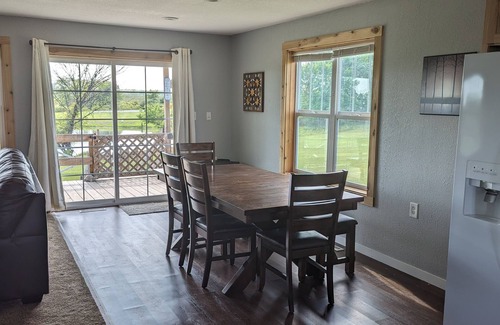 Columbia House | 5 minutes from Rathbun Lake! Pet friendly