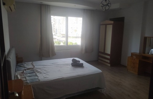 Mezetli Apartment | 5 minutes to Beach. Peaceful City Center 3 BR Family Flat with Park view.