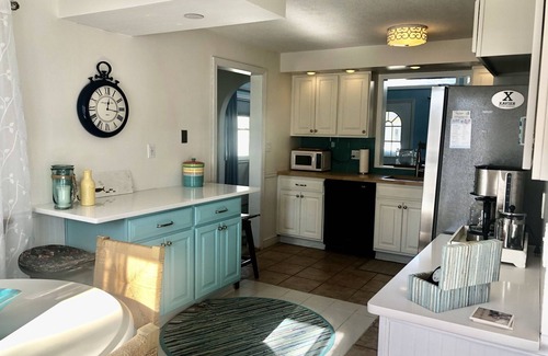 Charlestown House | 5 minutes to beautiful RI beaches! Inviting home with outdoor shower, fire pit.