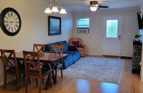 Nauvoo Apartment | 5 Minutes to Downtown Nauvoo - Great Spot for Young Families - Some Stairs
