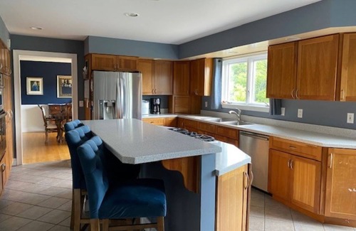 Fleming House | 5 minutes to Penn State sporting events.