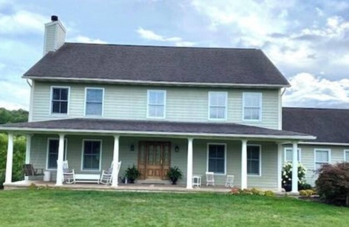 Fleming House | 5 minutes to Penn State sporting events.