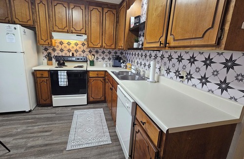 Valdosta Apartment | 5 Minutes to VSU, I-75 & Restaurants! Sleeps 6 w/2 Full Baths- Family Friendly